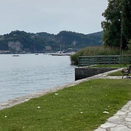 La Casa Nel Borgo Leilighet Angera Eksteriør bilde