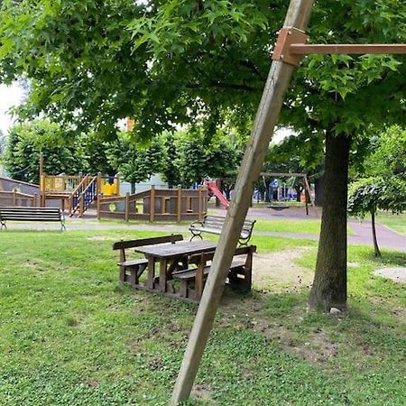 La Casa Nel Borgo Leilighet Angera Eksteriør bilde